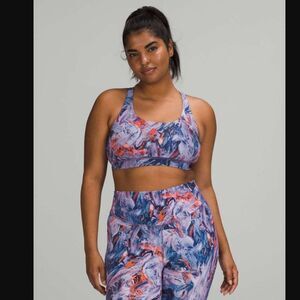 Lululemon Energy Bra *Medium Support, B–D Cups in  Atmo Purple Multi | Size 8